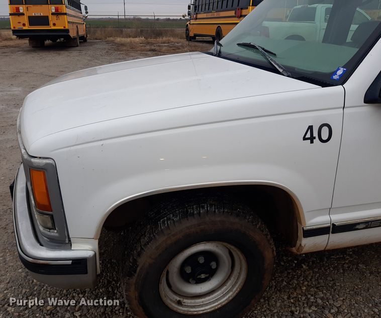 image for item LX9884 1999 Chevrolet Suburban C1500  SUV