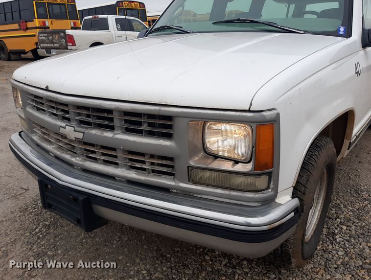 image for item LX9884 1999 Chevrolet Suburban C1500  SUV