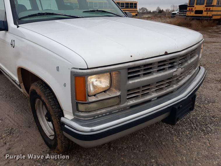 image for item LX9884 1999 Chevrolet Suburban C1500  SUV