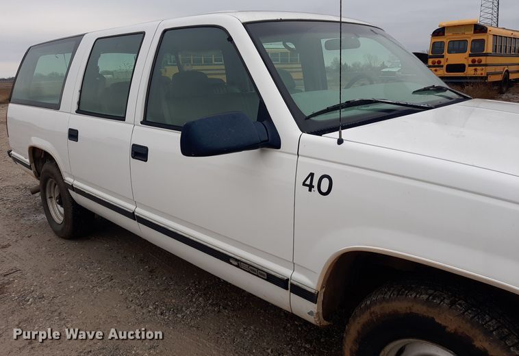 image for item LX9884 1999 Chevrolet Suburban C1500  SUV