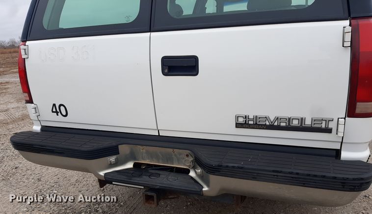 image for item LX9884 1999 Chevrolet Suburban C1500  SUV