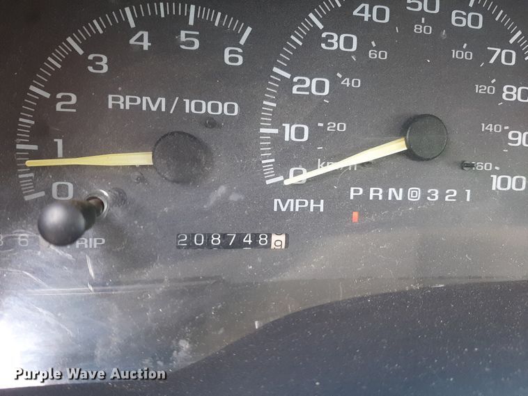 image for item LX9884 1999 Chevrolet Suburban C1500  SUV