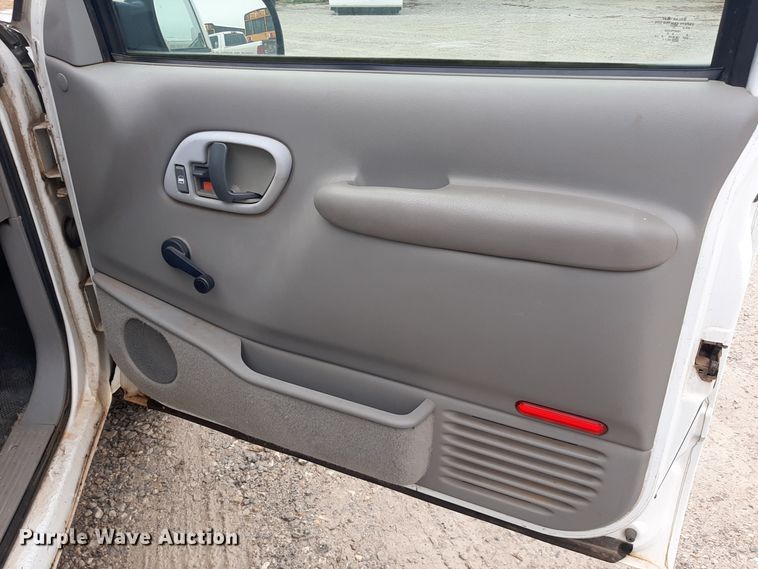 image for item LX9884 1999 Chevrolet Suburban C1500  SUV