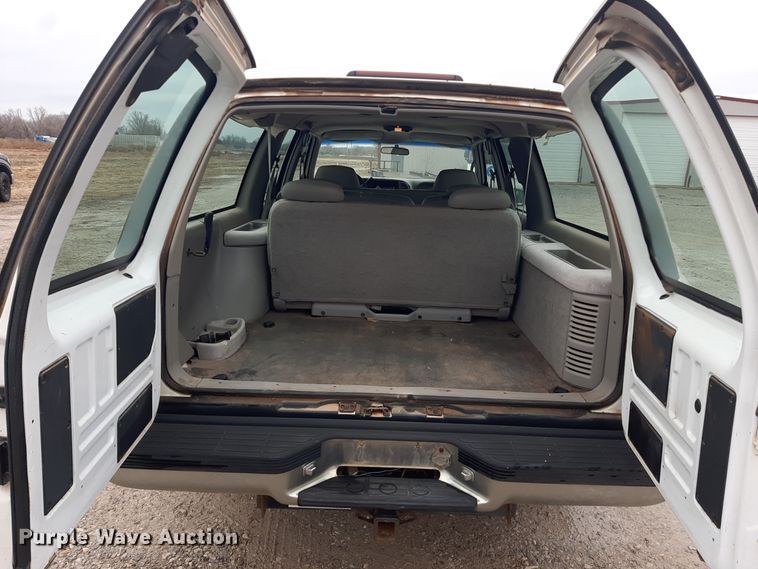 image for item LX9884 1999 Chevrolet Suburban C1500  SUV