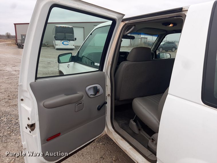 image for item LX9884 1999 Chevrolet Suburban C1500  SUV