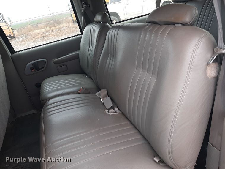 image for item LX9884 1999 Chevrolet Suburban C1500  SUV