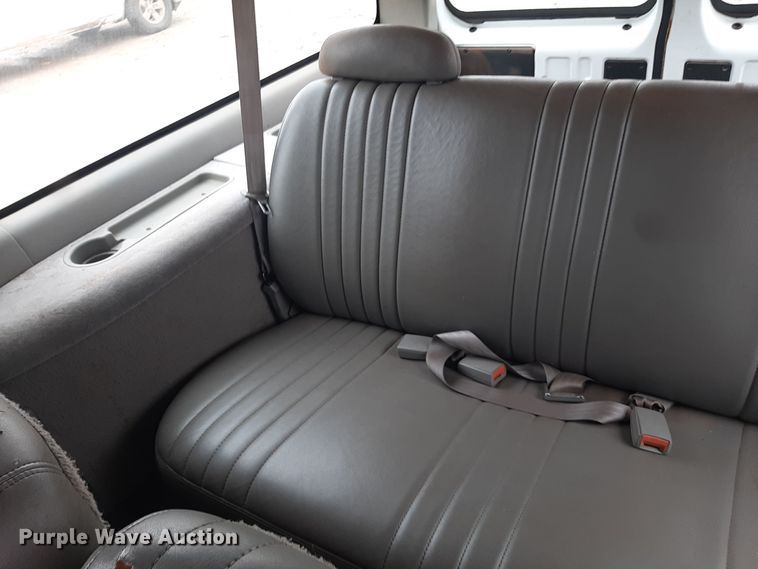 image for item LX9884 1999 Chevrolet Suburban C1500  SUV