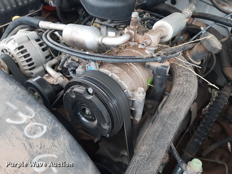 image for item LX9884 1999 Chevrolet Suburban C1500  SUV