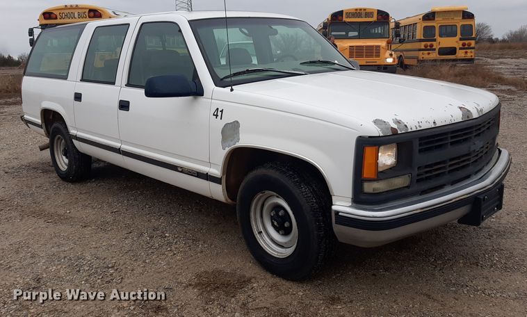 image for item LX9885 1999 Chevrolet Suburban 1500  SUV