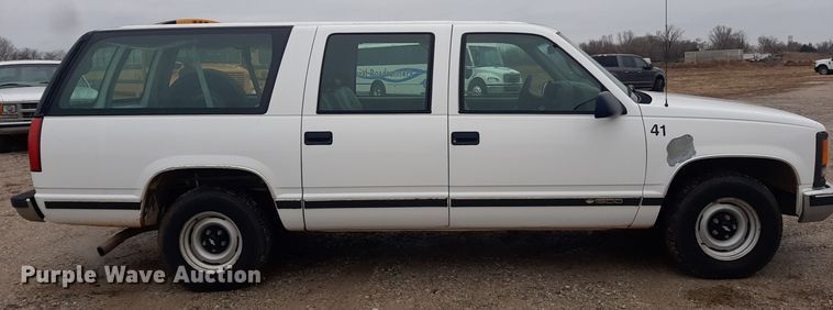 image for item LX9885 1999 Chevrolet Suburban 1500  SUV