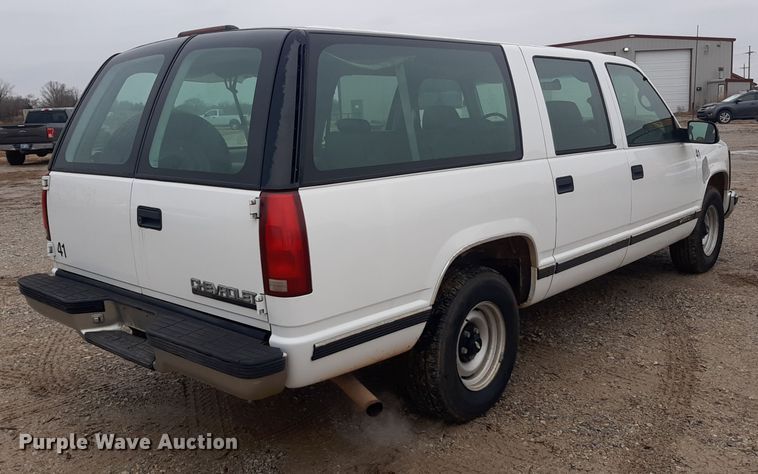 image for item LX9885 1999 Chevrolet Suburban 1500  SUV