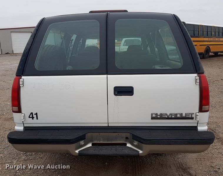 image for item LX9885 1999 Chevrolet Suburban 1500  SUV