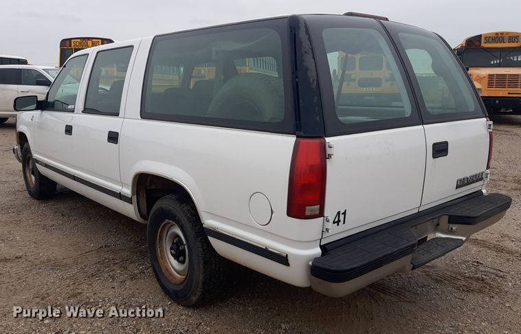 image for item LX9885 1999 Chevrolet Suburban 1500  SUV