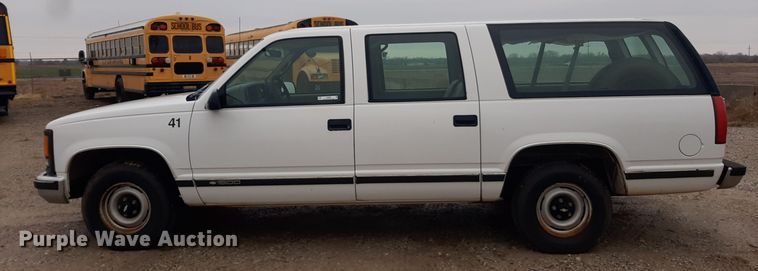 image for item LX9885 1999 Chevrolet Suburban 1500  SUV