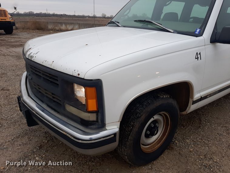 image for item LX9885 1999 Chevrolet Suburban 1500  SUV