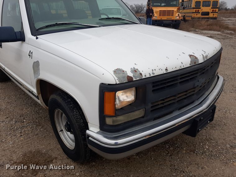 image for item LX9885 1999 Chevrolet Suburban 1500  SUV