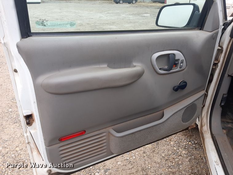 image for item LX9885 1999 Chevrolet Suburban 1500  SUV