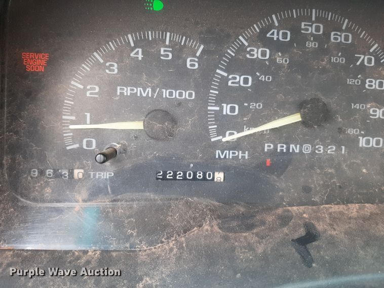 image for item LX9885 1999 Chevrolet Suburban 1500  SUV