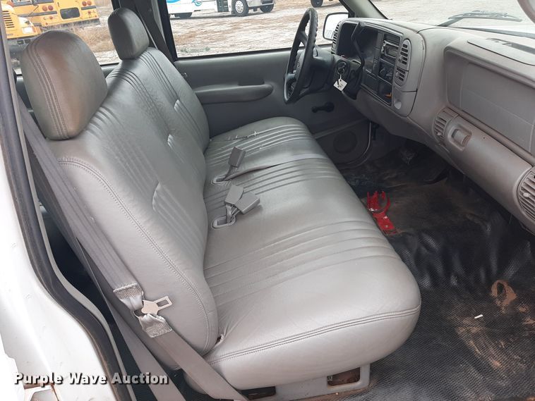 image for item LX9885 1999 Chevrolet Suburban 1500  SUV