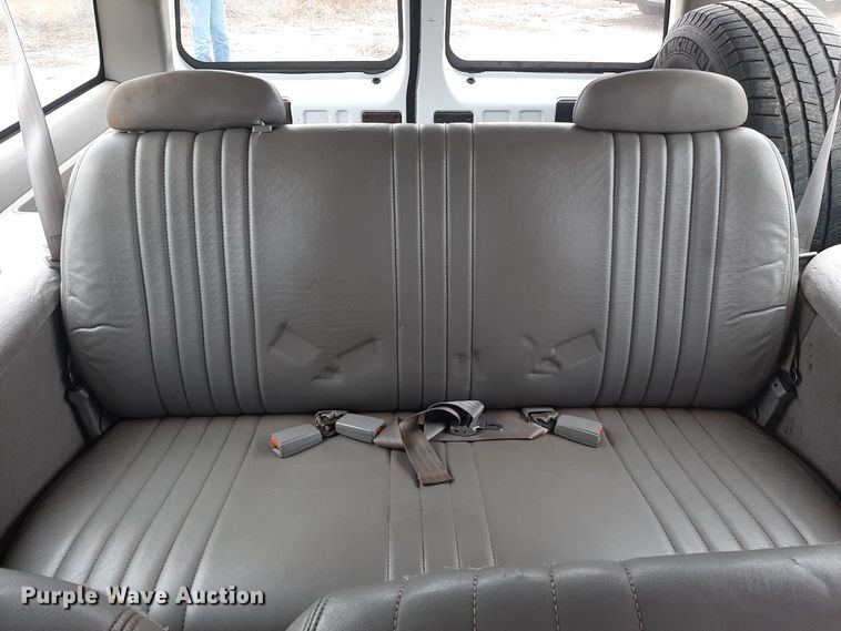 image for item LX9885 1999 Chevrolet Suburban 1500  SUV