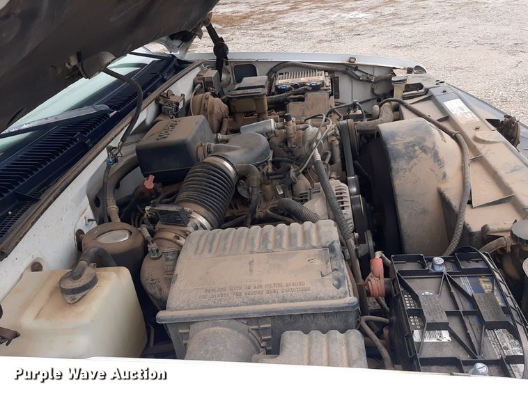 image for item LX9885 1999 Chevrolet Suburban 1500  SUV