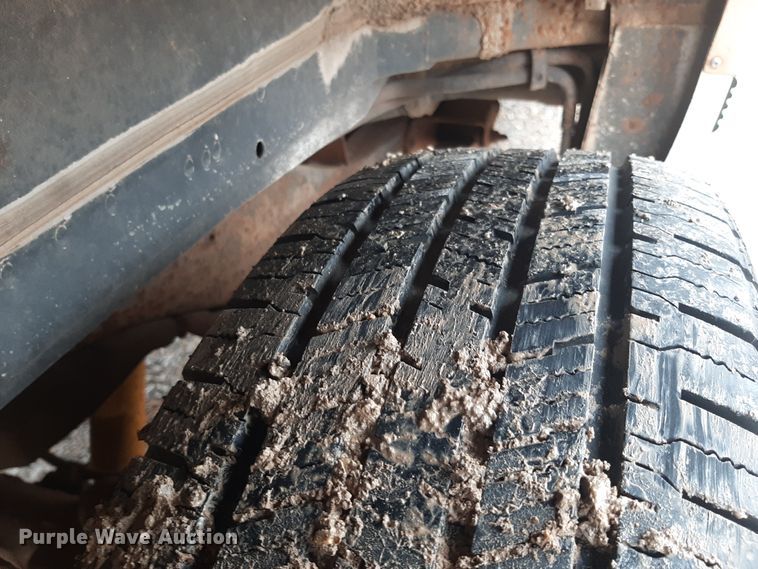 image for item LX9885 1999 Chevrolet Suburban 1500  SUV