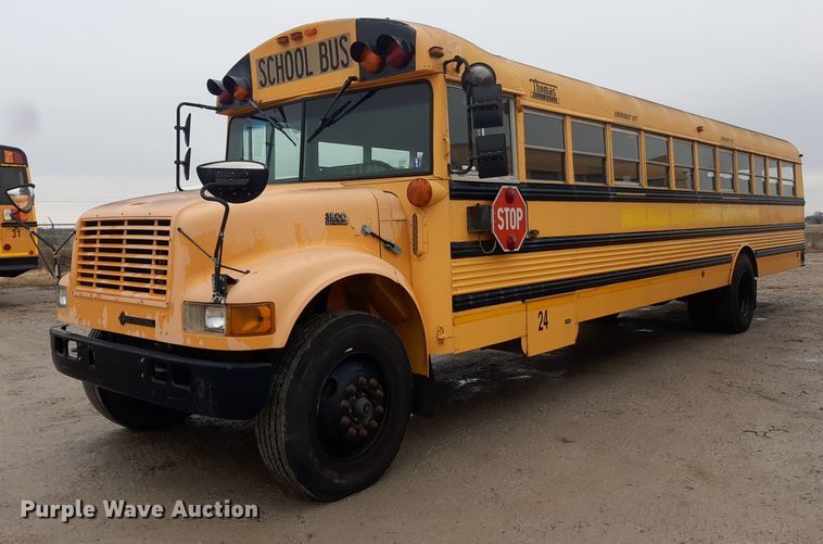 image for item LX9886 1999 International 3800  school bus