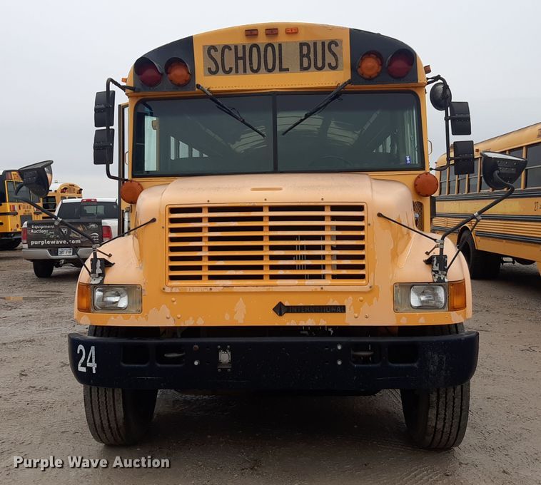 image for item LX9886 1999 International 3800  school bus