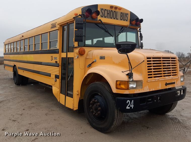 image for item LX9886 1999 International 3800  school bus