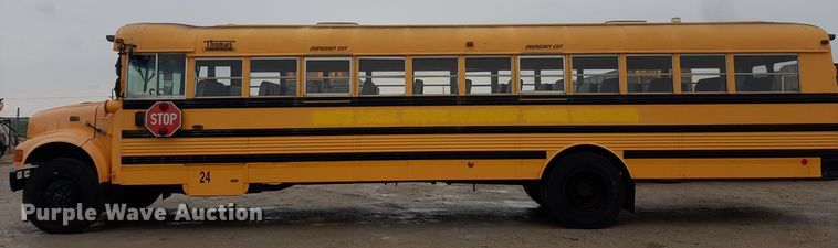 image for item LX9886 1999 International 3800  school bus