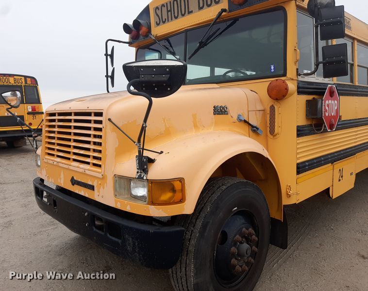 image for item LX9886 1999 International 3800  school bus