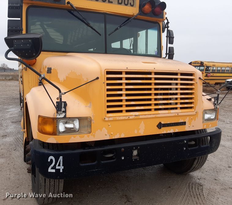 image for item LX9886 1999 International 3800  school bus