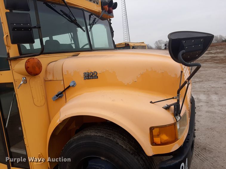 image for item LX9886 1999 International 3800  school bus