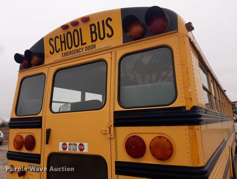 image for item LX9886 1999 International 3800  school bus