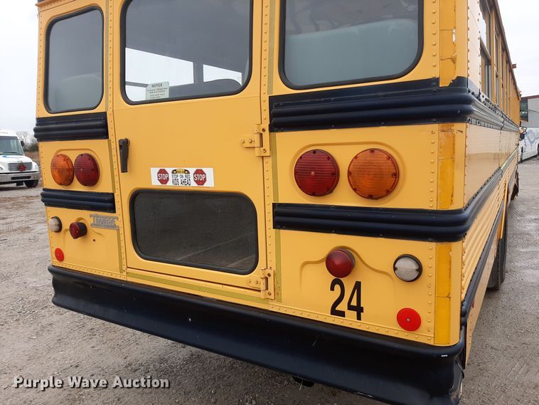 image for item LX9886 1999 International 3800  school bus