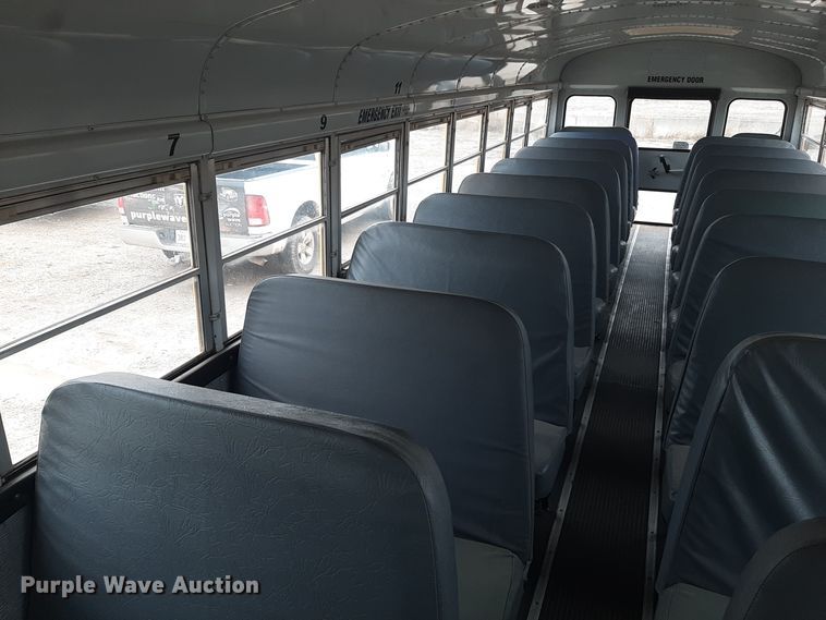 image for item LX9886 1999 International 3800  school bus