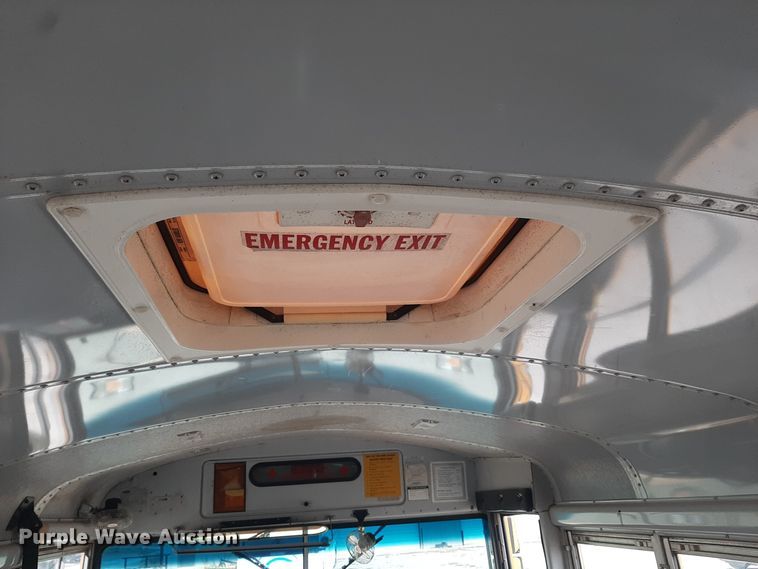 image for item LX9886 1999 International 3800  school bus