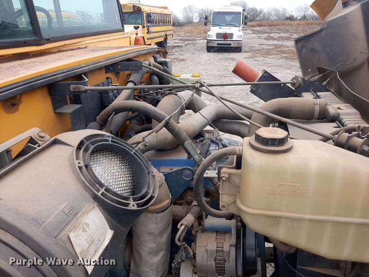 image for item LX9886 1999 International 3800  school bus