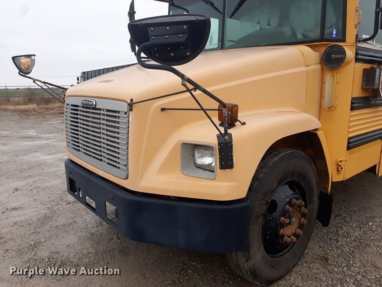 image for item LX9887 2001 Freightliner FS65 school bus