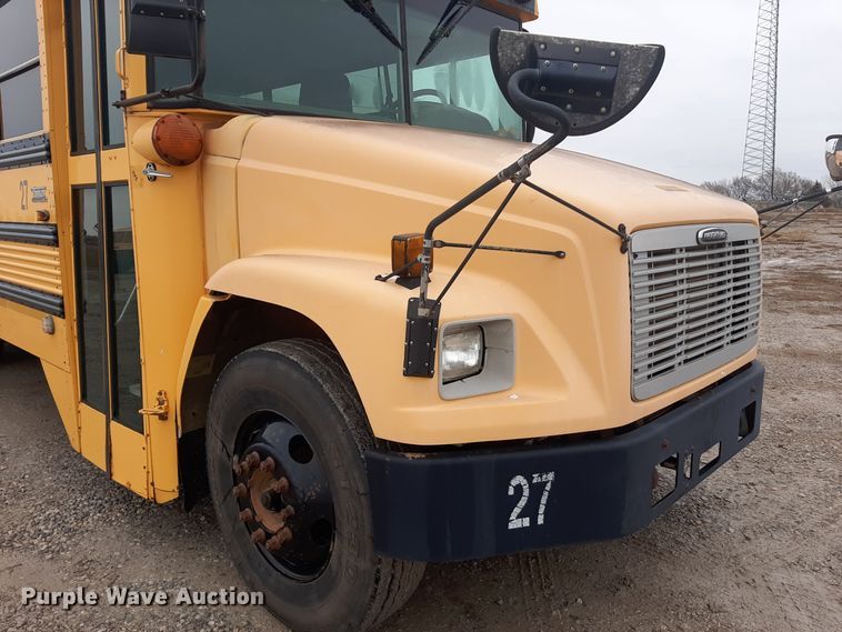image for item LX9887 2001 Freightliner FS65 school bus