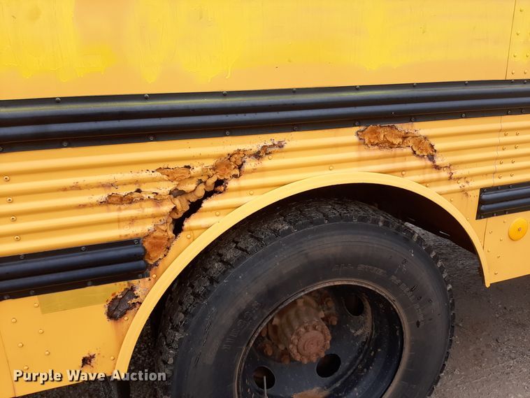 image for item LX9887 2001 Freightliner FS65 school bus