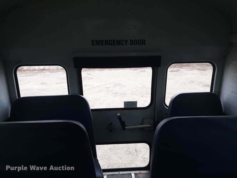 image for item LX9887 2001 Freightliner FS65 school bus