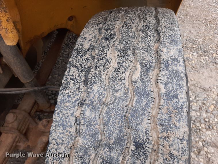 image for item LX9887 2001 Freightliner FS65 school bus