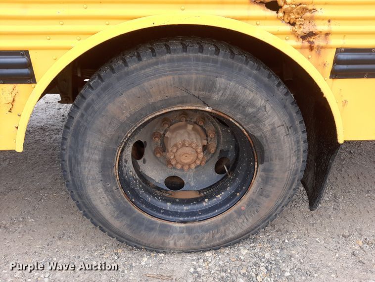 image for item LX9887 2001 Freightliner FS65 school bus