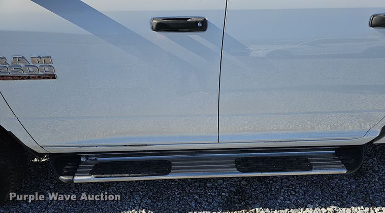 image for item MH9505 2014 Dodge Ram 2500HD  Crew Cab pickup truck