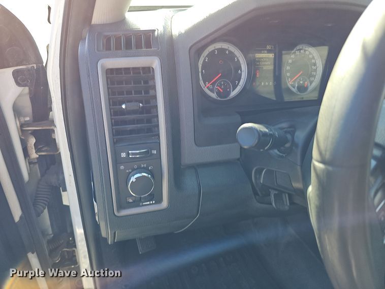 image for item MH9505 2014 Dodge Ram 2500HD  Crew Cab pickup truck