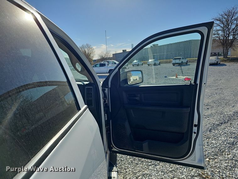 image for item MH9505 2014 Dodge Ram 2500HD  Crew Cab pickup truck