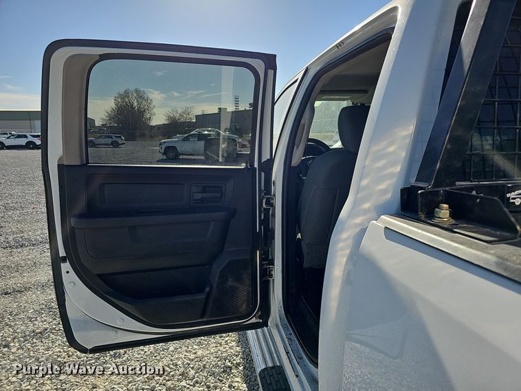 image for item MH9505 2014 Dodge Ram 2500HD  Crew Cab pickup truck