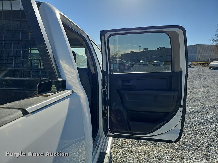 image for item MH9505 2014 Dodge Ram 2500HD  Crew Cab pickup truck