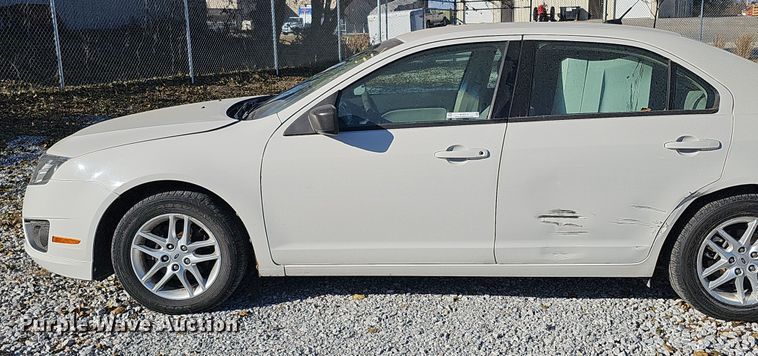 image for item MH9510 2011 Ford Fusion S